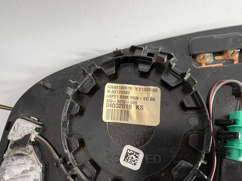 Geam oglinda stanga Mercedes cod A0998100616 Mercedes C S GLC