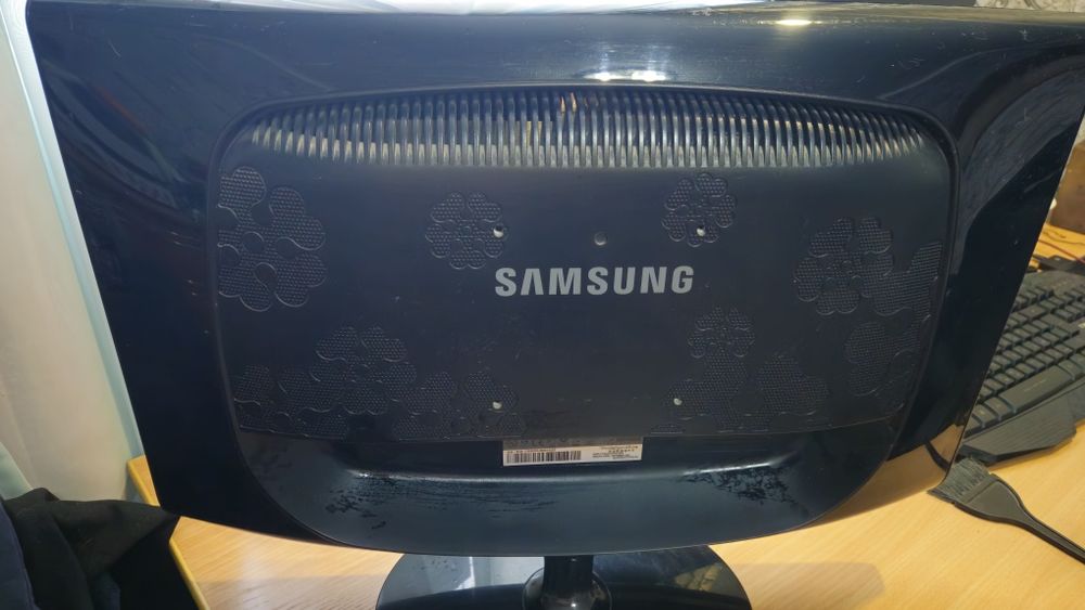 Монитор Samsung 22 дюйма