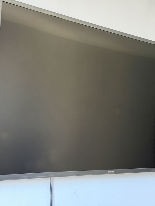 Телевизор SAMSUNG 106 диагональ