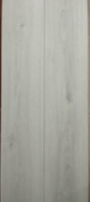 Прочное покрытия пола.