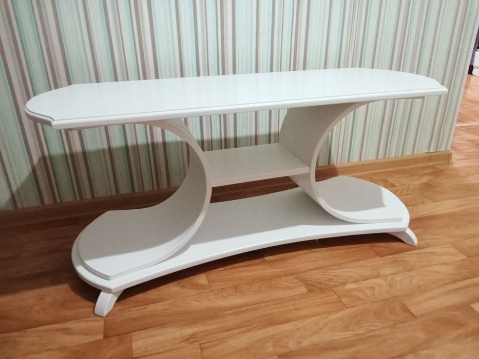 Журнальный стол белый