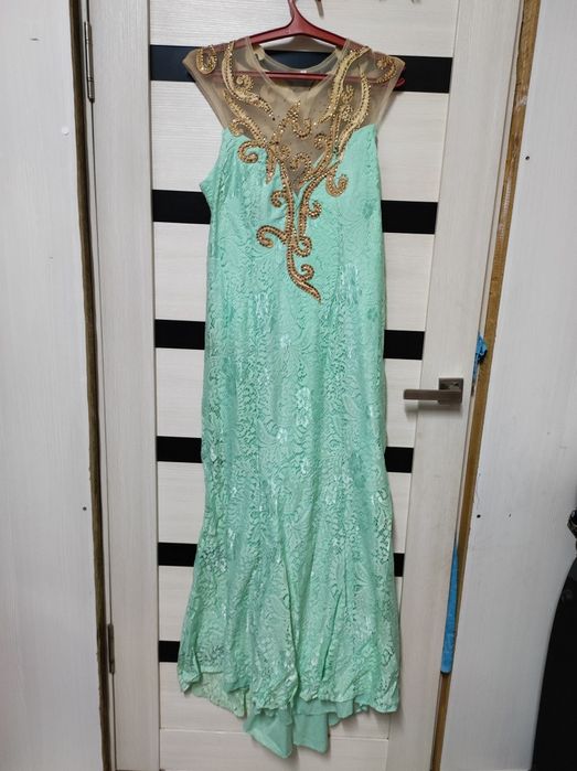 Платье вечерниее