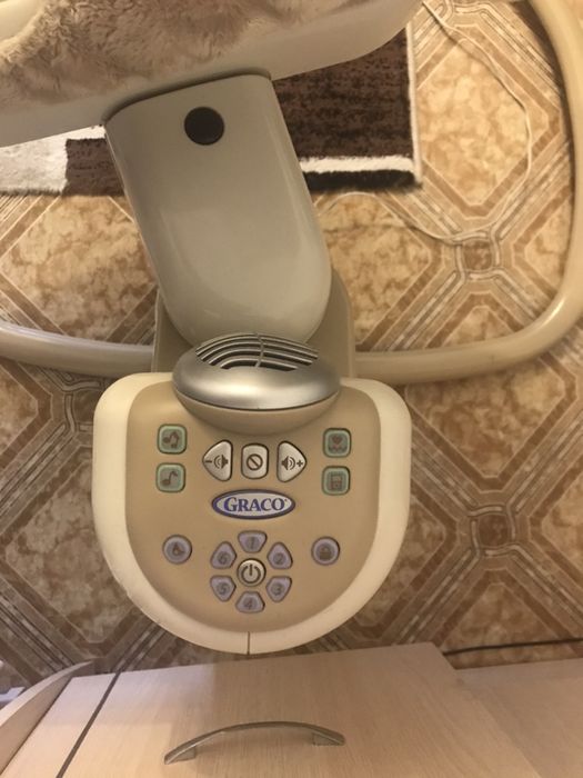 Укачивающий центр Graco Sweetpeace