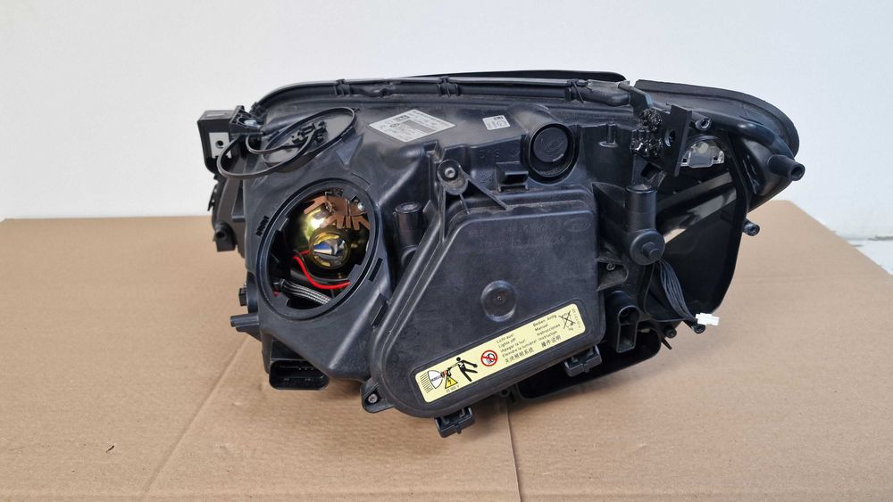 БМВ 7 серия Ф01 Ф02 ксенон десен фар BMW F01 F02 7 series xenon far