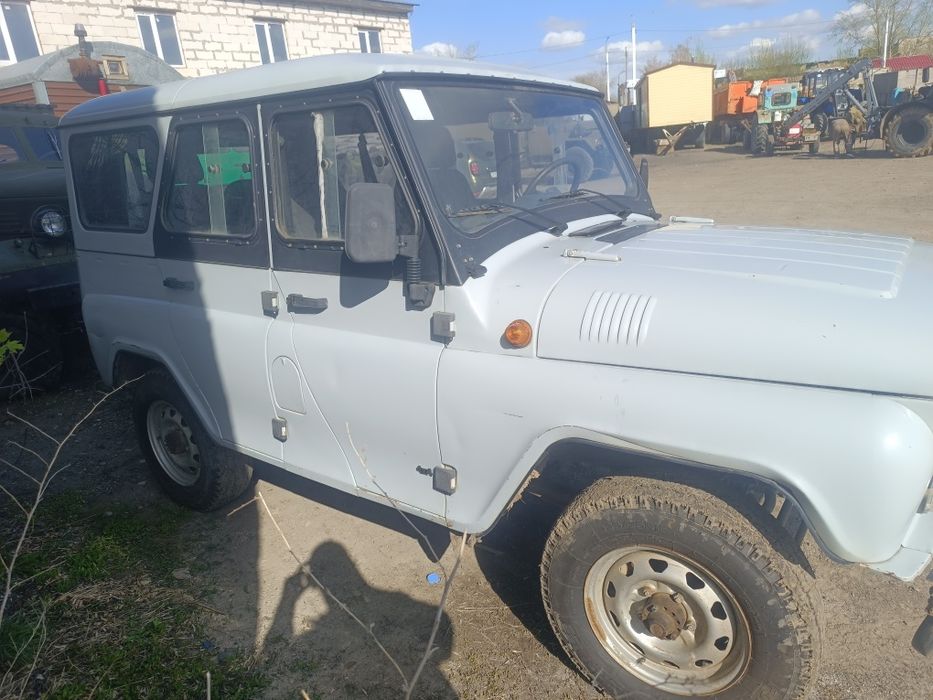 Продам УАЗ Хантер цена 1.8 торг у капота