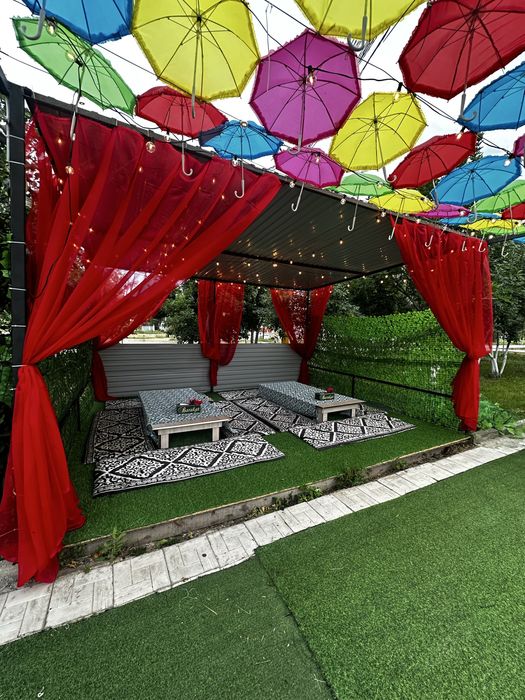 Летнее кафе в центральном парке……