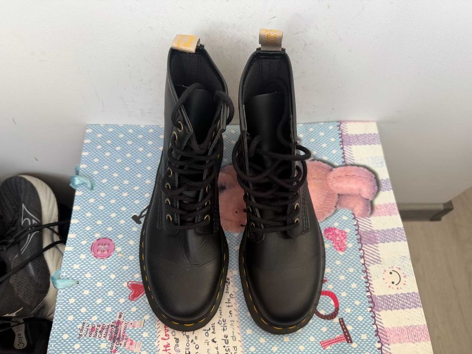 Dr Martens 14045 Black Vegan Leather Black''оригинални боти 38 номер