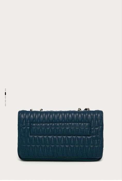 Оригинална чанта Guess