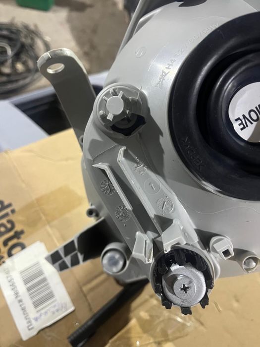 Prado 120 фара правая