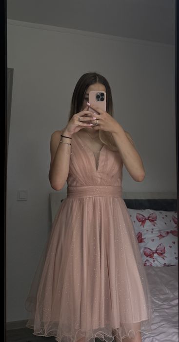 Rochie elegantă roz pudrat