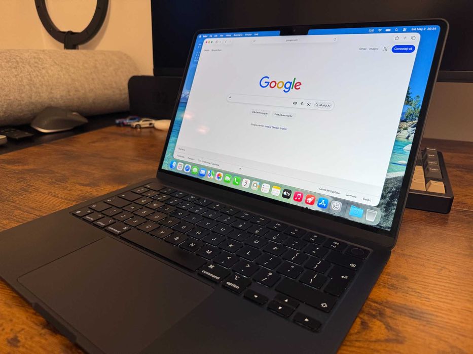 Macbook Air M2 13" 2022 8GB RAM 256GB SSD PUTIN FOLOSIT