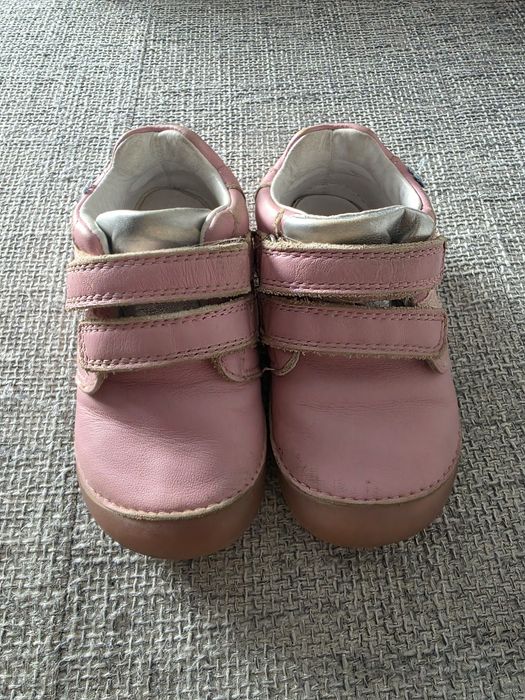 Продавам чисто нови детски маратонки