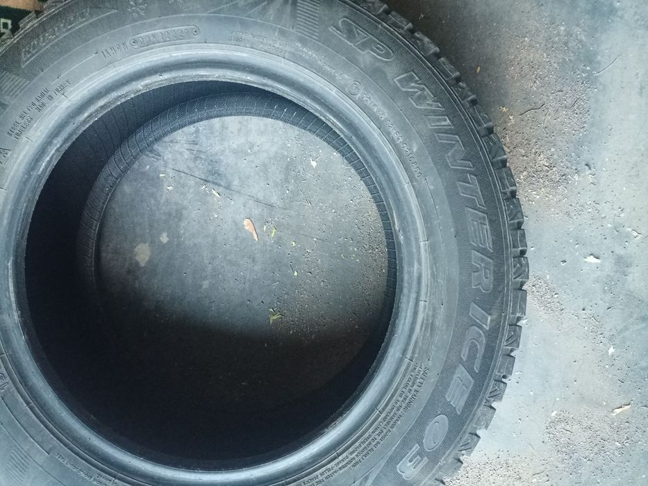 Зимние шины DUNLOP.