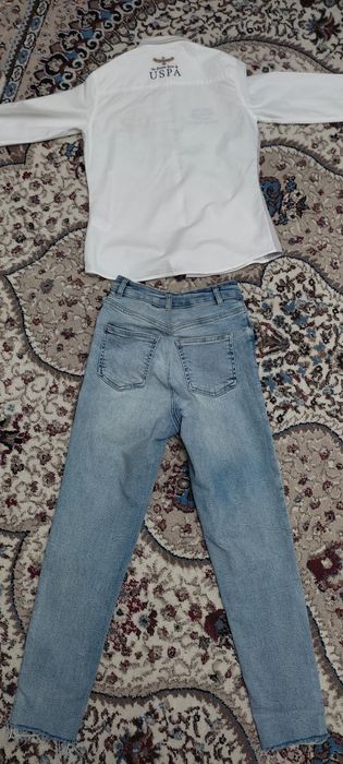 Женские джинсы и рубашка фирменные отличного качества