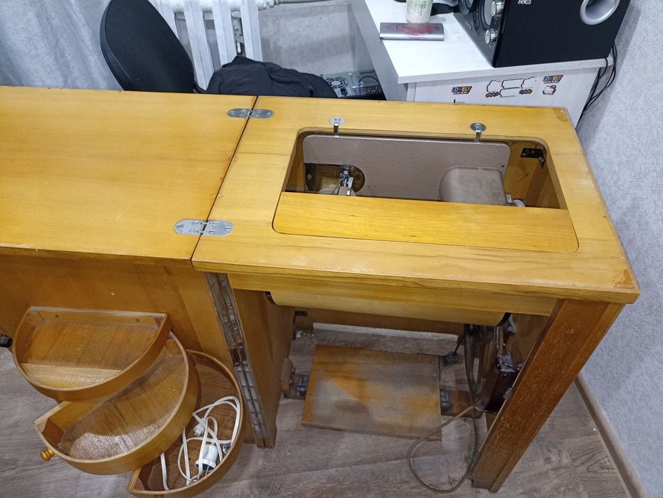 Продам швейную машину