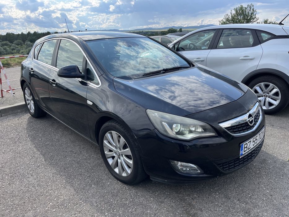 Vand opel 1,7 cdti 3300 euro