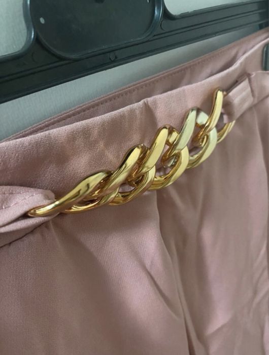 Pantaloni scurti eleganti marimea M