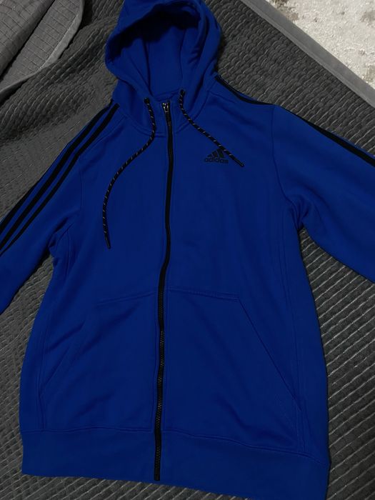 Продам кофту Adidas Essentials