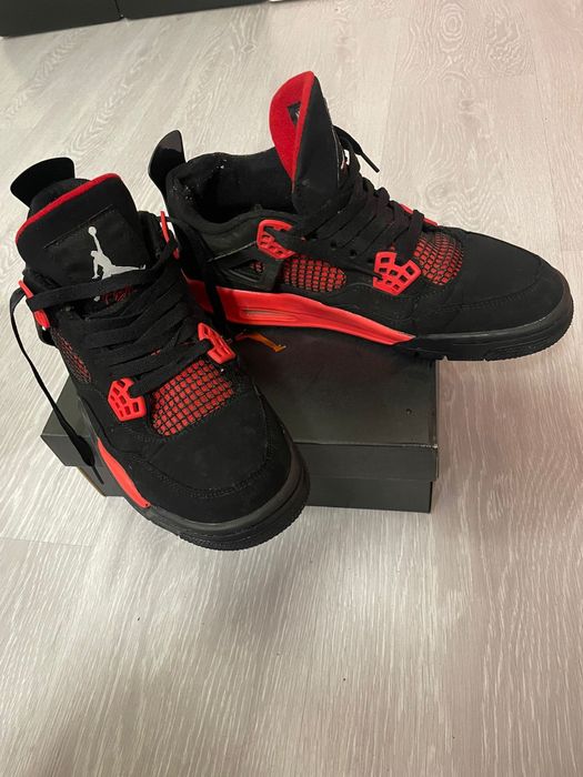 Jordan 4 red thunder