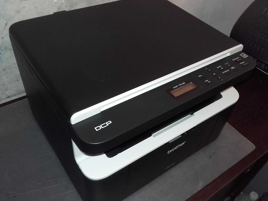 Отличен! Лазерен принтер, скенер, копир 3 в 1 Brother DCP - 1512Е