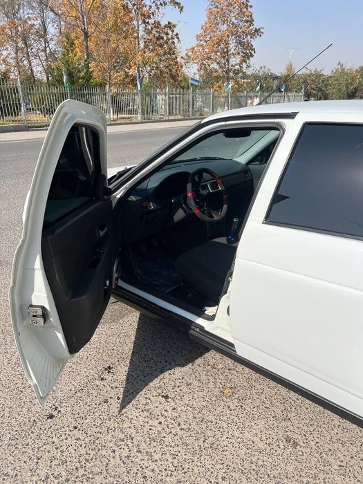 Lada priora  2012 yil prabik 81500