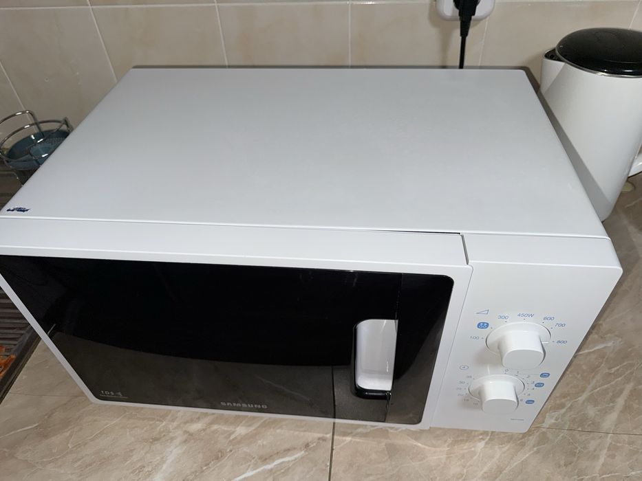 Микроволновка продам 20000