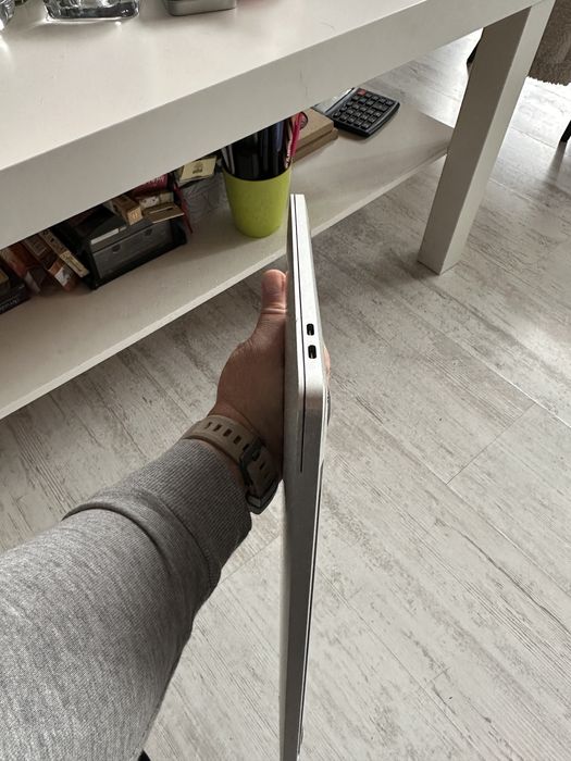 Macbook Pro 2017/i5/8GB RAM/256GB SSD