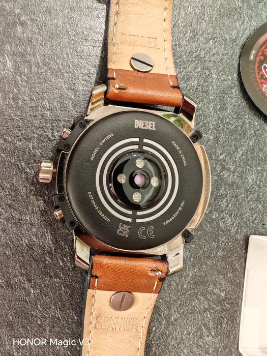 Smart watch fossil griffed