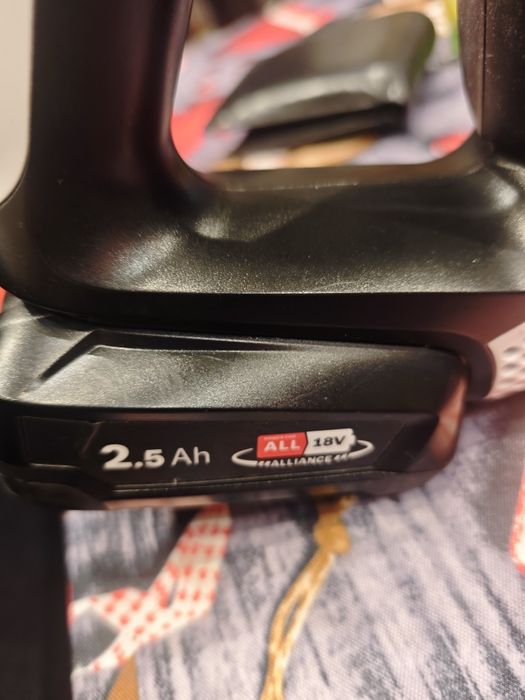 Вертикална прахосмукачка на батерия BOSH