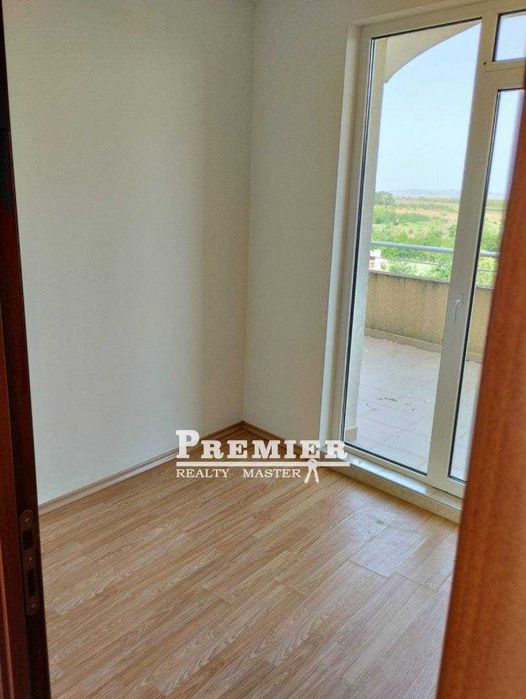 Продава се Тристаен апартамент в Поморие - 91 кв.м за 1011 €/кв.м - Снимка #19