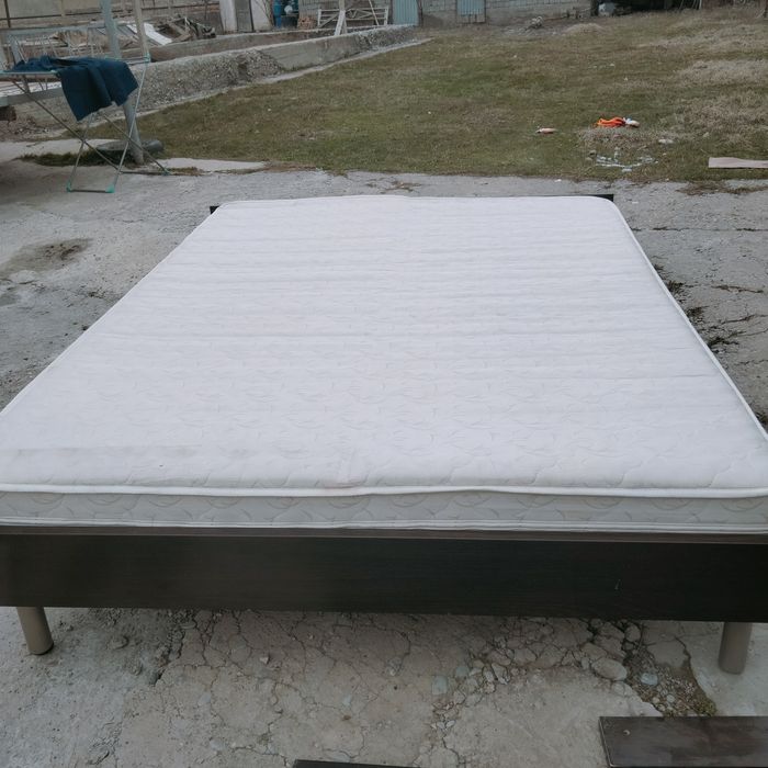 Продам спальный гарнитур