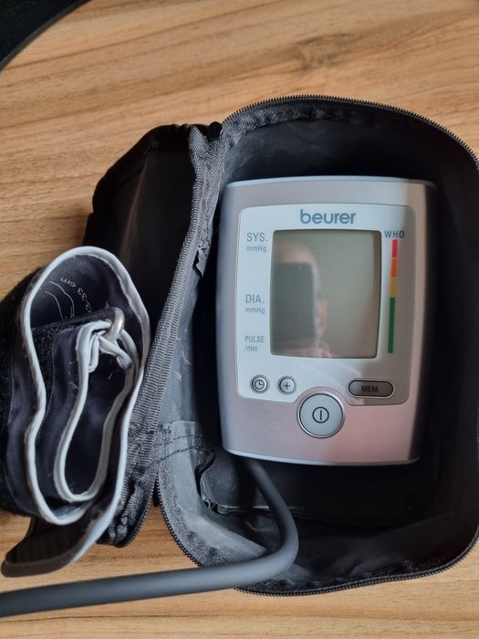 Tensiometru electronic de brat Beurer - BM35 - pret 120 lei- stare f b