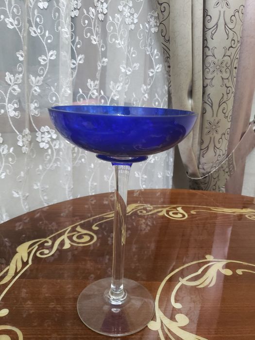 Вазы на  высокой ножке