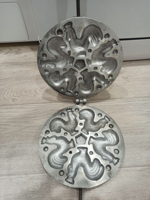 Вафельница новая