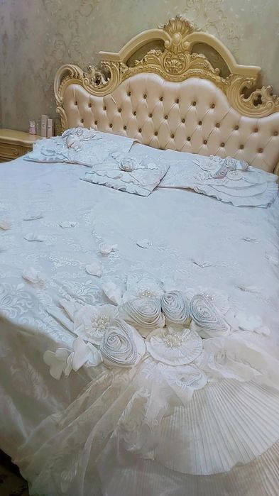 Новобрачный покрывал!