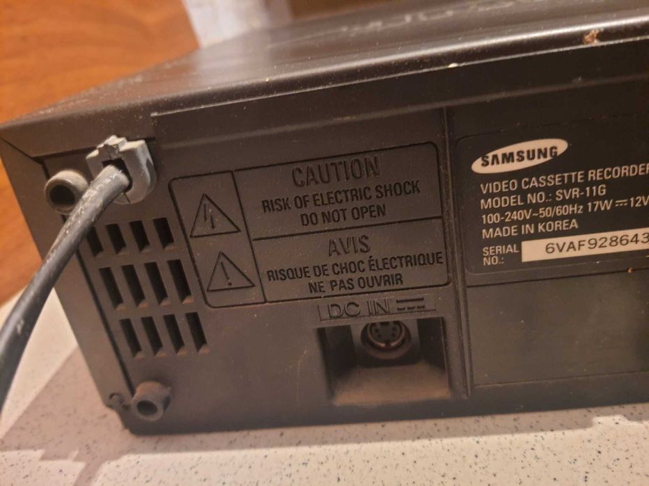 Продам  видеомагнитофон Samsung