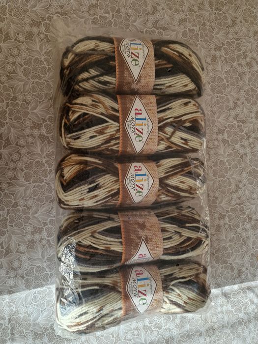 Пряжа 5 шт, на кофту