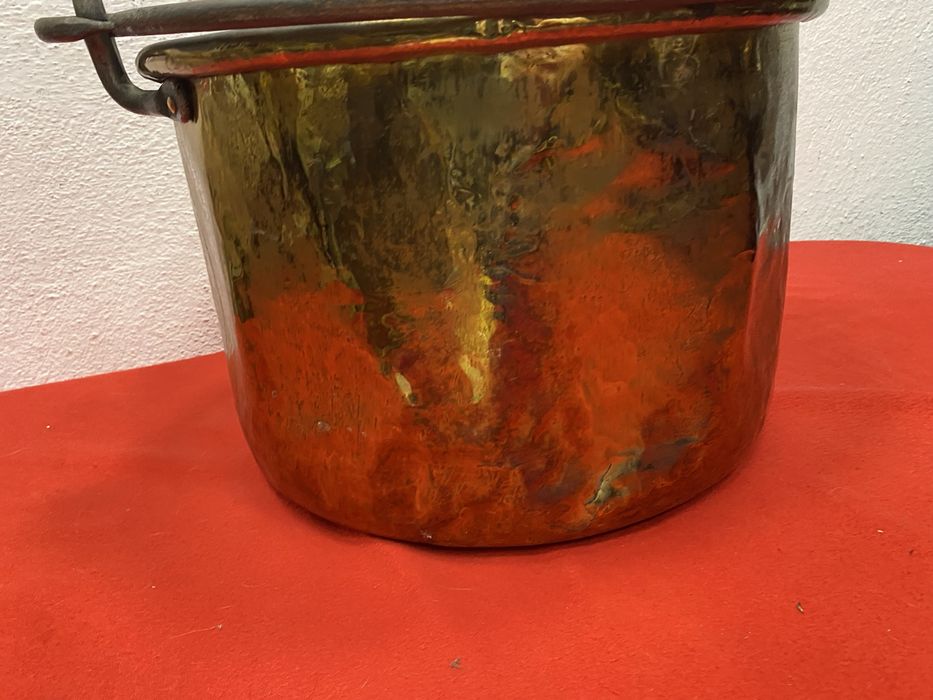 Голям месингов казан с дръжки от ковано желязо