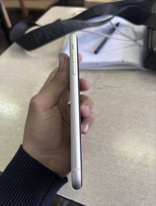 Продам Iphone 11