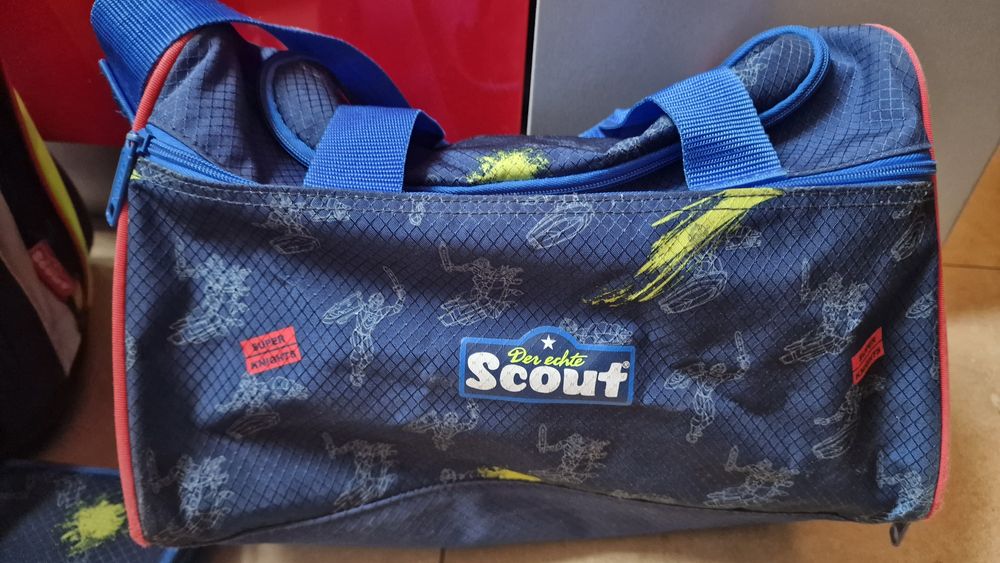 Set ghiozdan reglabil SCOUT pt clasele 0-4