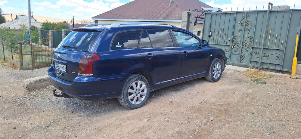 Тайота Авенсис универсал