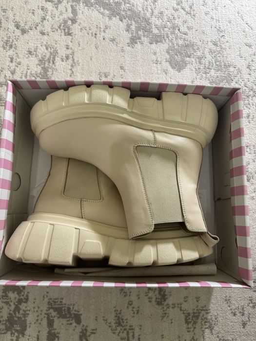 Демисезонные ботинки из Турции