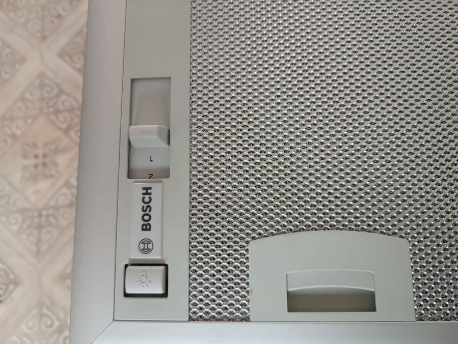 BOSCH вытяжка новая