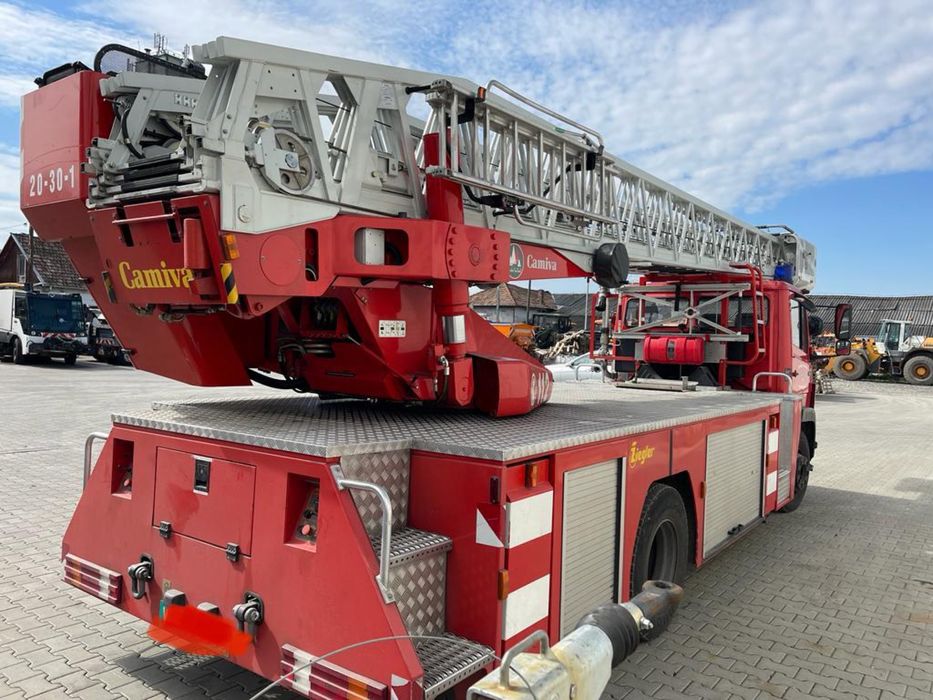 Autoutilitară cu scară stingere incendii Mercedes-Benz