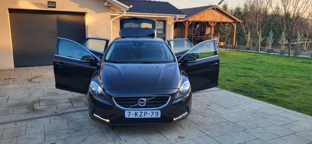 Volvo V40 Model R-Design