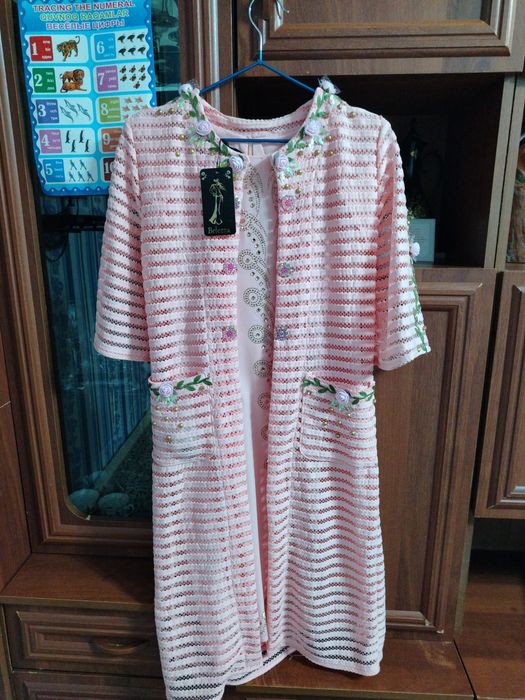 Vecherni koylak kiyilmagan 46 razmer