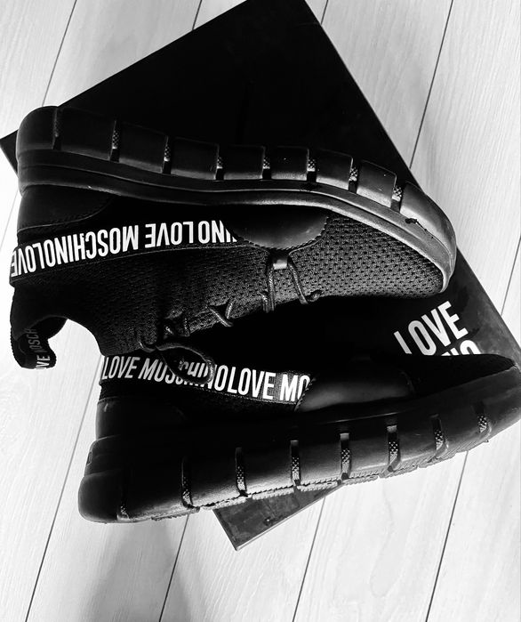 Маратонки loveMoschino