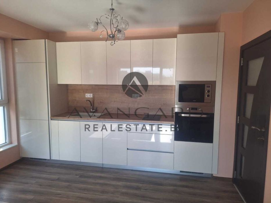 Дава се под наем Тристаен апартамент в Пловдив, Кючук Париж - 108 кв.м за 613 € - Снимка #1