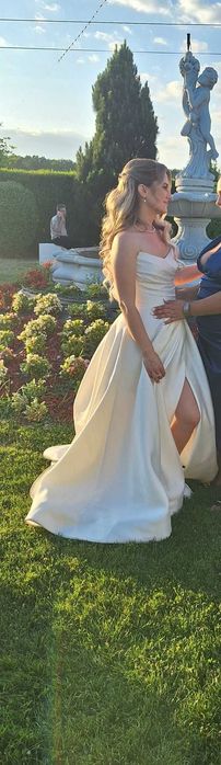 Rochia mea de mireasă – ivory, cu trenă și crăpătură pe picior