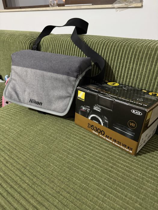 Nikon D5300 18-55VR si blitz godox tt560 II fullbox